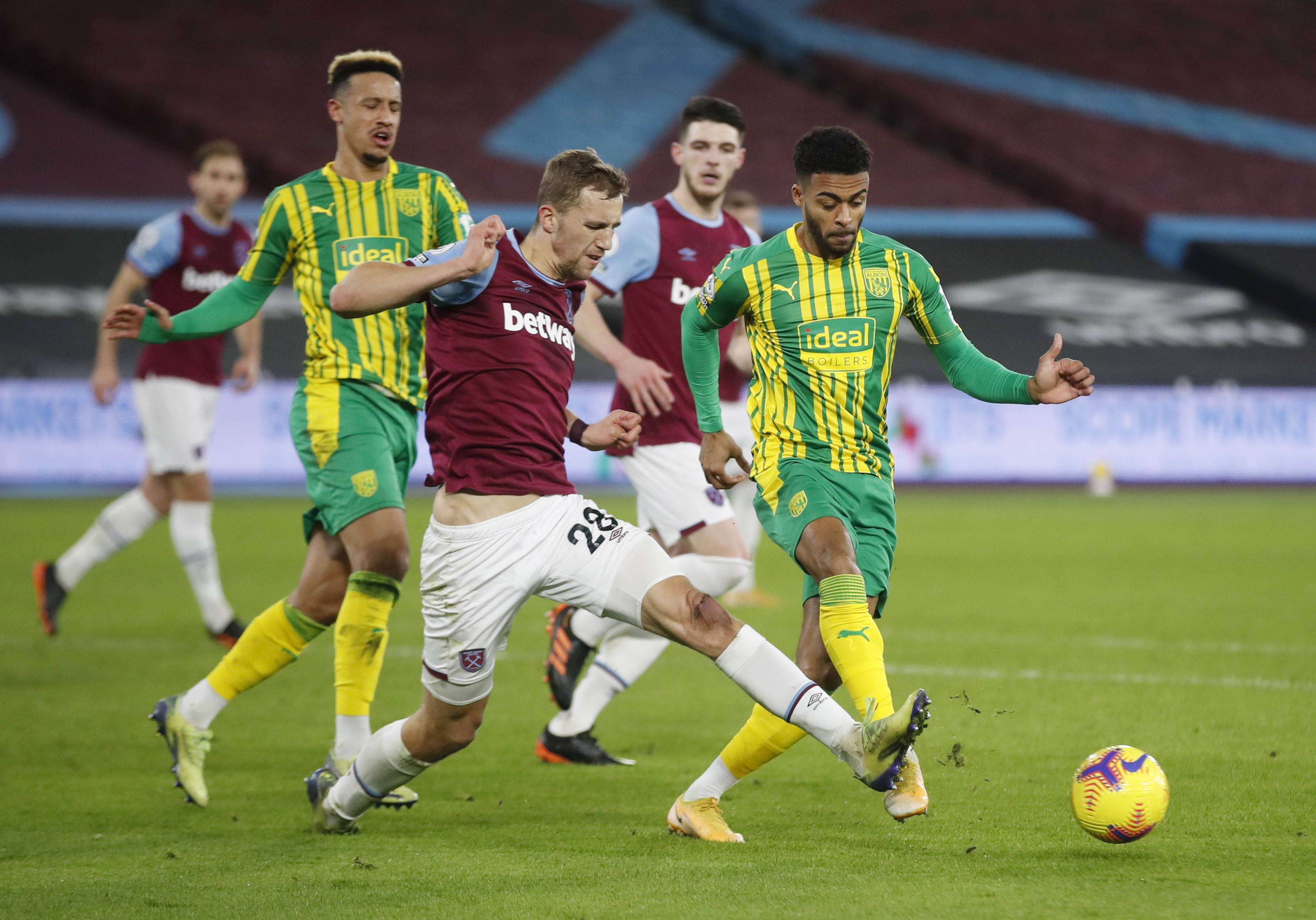 场的边路进 场的边路进